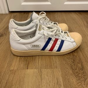 Adidas “Endorsed by Wilhelm Bungert” retro style sneakers!